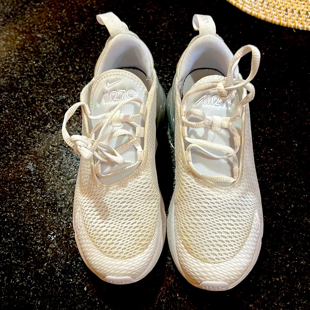 Little kids NIKE air max 270 EUC